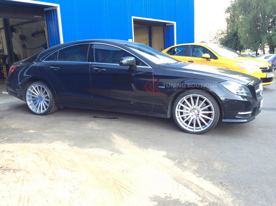 Mercedes CLS на 20" дисках Vossen VFS2 Silver Polished фото 1